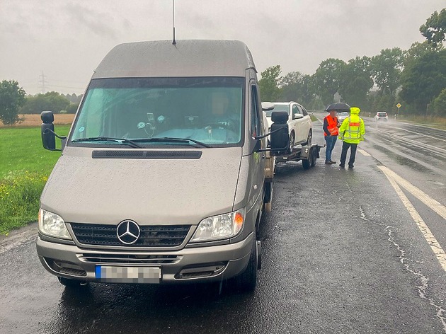 Mittelhessen: Marburg-Biedenkopf: Verkehrskontrolle bringt Verstöße zutage + Nach Kollision auf der B 3 sucht die Polizei Unfallzeugen +