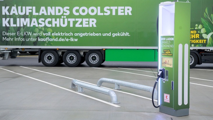 Kaufland erreicht mit E-Lkw-Projekt Meilenstein von 500 Tonnen CO2-Einsparung -Transportkooperationen erhöhen Frachtraumauslastung