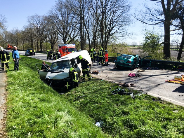 RKiSH: Schwerer Frontalzusammenstoß auf der B 203 bei Gaushorn