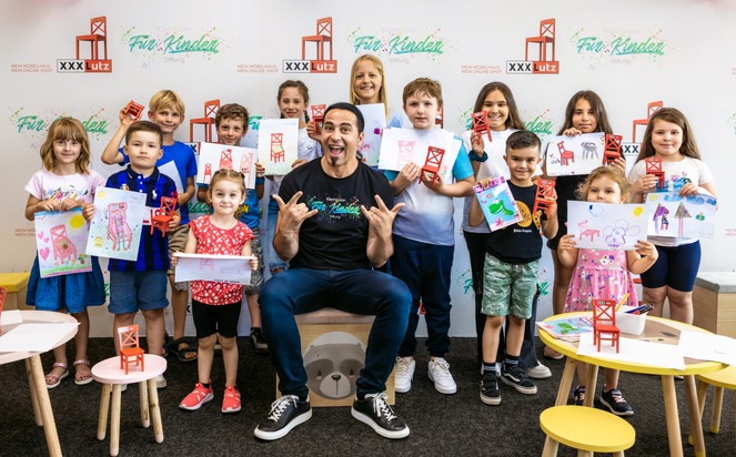 XXXLutz Deutschland: XXXL-Aktion zum Weltkindertag: Bülent Ceylan und XXXLutz rufen alle Kinder zur großen Malaktion auf - für jedes Bild spendet XXXLutz 100 Euro an die Stiftung des Comedians