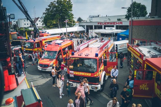 Feuerwehr MTK: Sommer, Cocktails und Blaulicht-Erlebnisse: Die Feuerwehr-Veranstaltungen 2025 in Hattersheim am Main