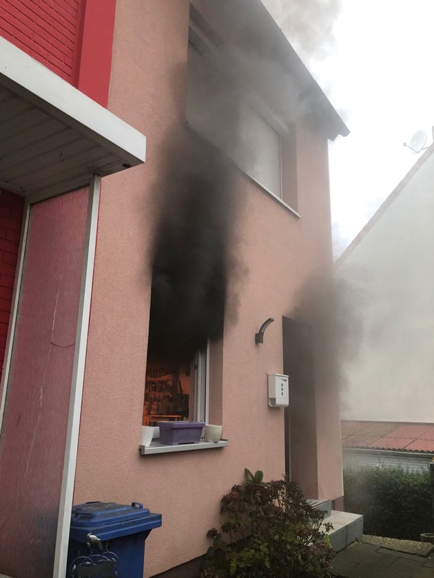 FW Bremerhaven: Küchenbrand in Bremerhaven-Wulsdorf