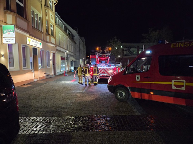 FW Datteln: Buttersäure im Flur sorgt für Feuerwehreinsatz in der Stadt