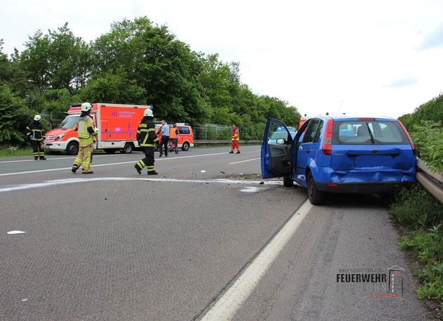 FW-MK: Verkehrsunfall auf der Autobahn 46, drei Verletzte.