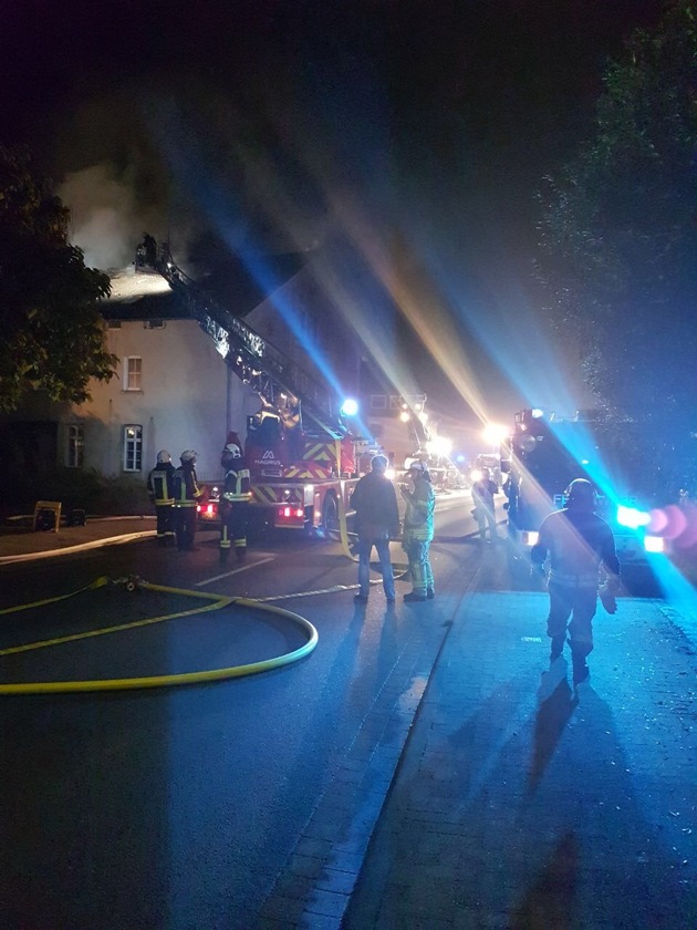 FW Lügde: Dachstuhlbrand in Bad Pyrmont