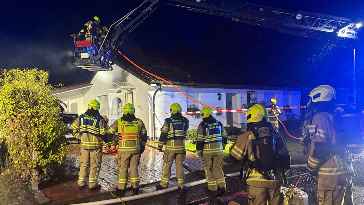 FW Gronau: Dachstuhlbrand am Wieselweg