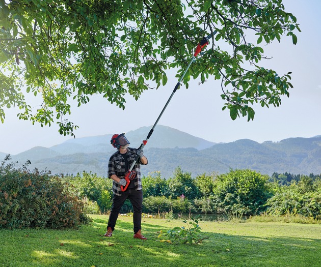 Reaching new heights with the new Power X-Change telescopic hedge trimmers from Einhell