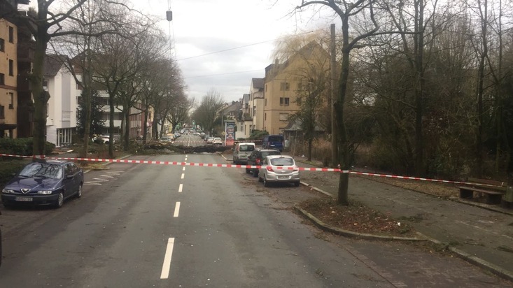 FW-RE: Sturmtief &quot;Friederike&quot; trifft auf Recklinghausen - 1. Folgemeldung