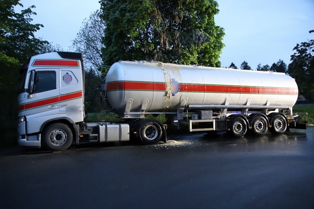 FW-SE: Austritt von Crude Glycerine aus Tankwagen