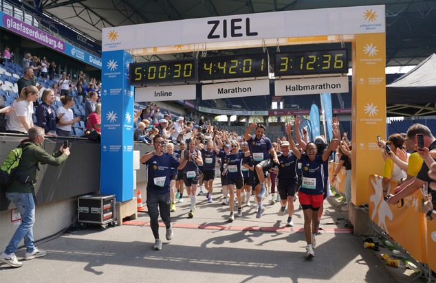 Duisburg läuft Weltrekord – 42 Nationen im gemeinsamen Zieleinlauf beim schauinsland-reisen Rhein-Ruhr-Marathon