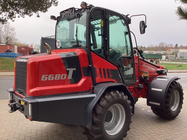 POL-H: Zeugenaufruf: Hochwertiger Radlader von Firmengelände in Springe-Eldagsen geklaut