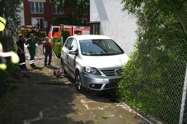 FW-E: Nach missglücktem Wendemanöver falsch eingeparkt