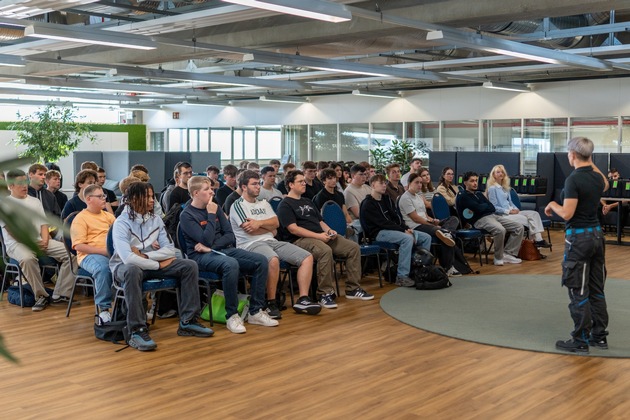 49 Auszubildende und Studierende starten bei OPTIMA in Schwäbisch Hall