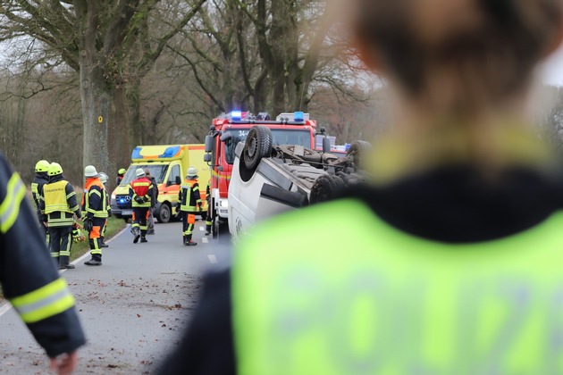 FW-ROW: Schwerer Verkehrsunfall am Heiligenabend