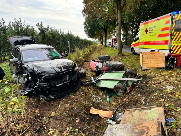 POL-STD: Ruschwedel: Zusammenstoß zwischen Trecker und Auto beim Überholen - eine Person schwer verletzt