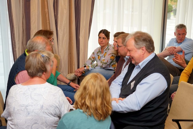 Fragen und Resonanzen zum Veränderungsprozess im Erzbistum Paderborn - 170 Teilnehmende in Dortmund nehmen an der ersten von zwölf im Erzbistum Paderborn geplanten Regionalkonferenzen zur Pastoraltransformation teil