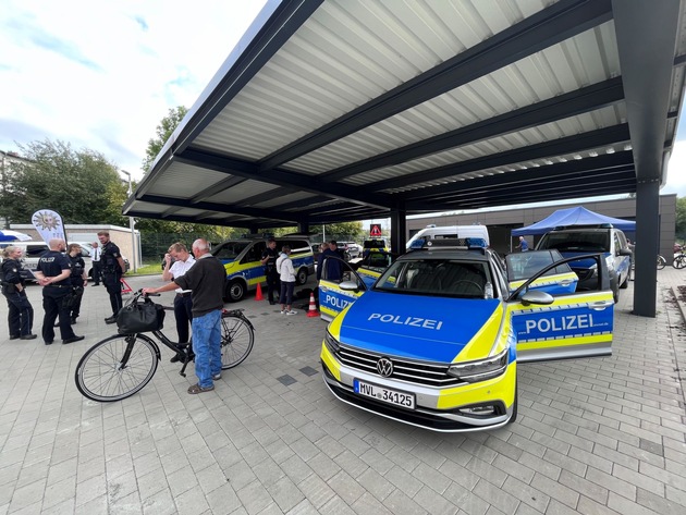 POL-HST: Blaulichttag im Polizeihauptrevier Stralsund am 26. September 2024