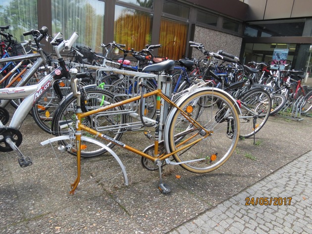 POL-HM: Ermittlungserfolg bei der Verfolgung von Fahrraddiebstählen / 
Geschädigte gesucht