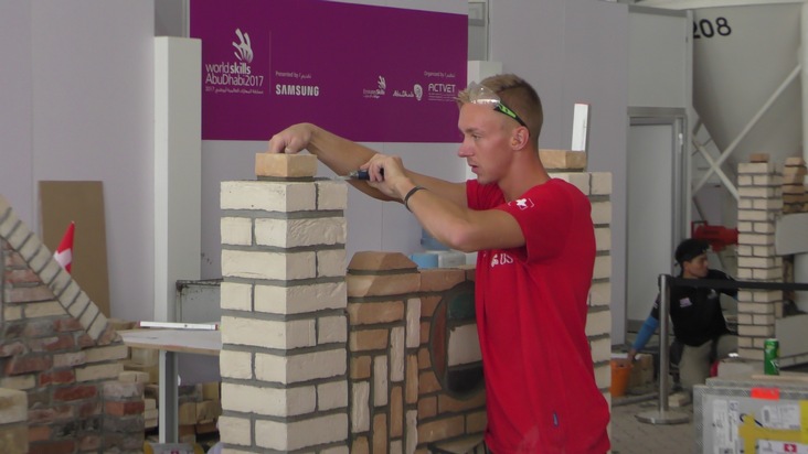 Società Svizzera degli Impresari-Costruttori: Il muratore Kevin Hofer ha vinto un diploma ai WorldSkills ad Abu Dhabi