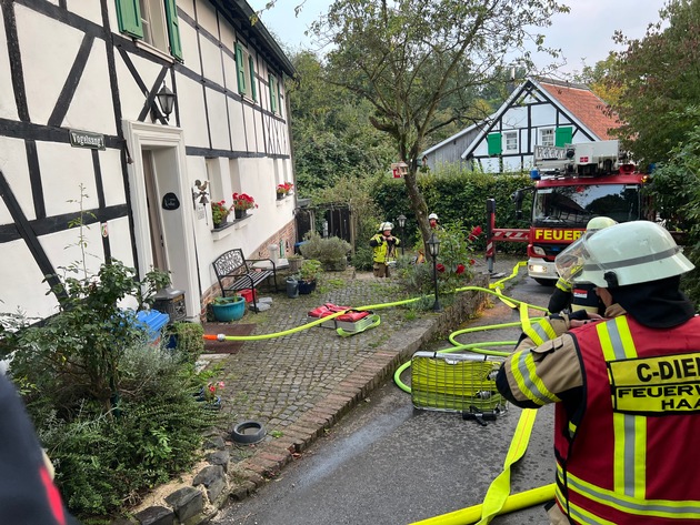 FW-HAAN: Brand im Dachgeschoss eines Fachwerkhauses