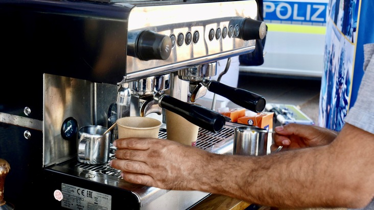 BPOL NRW: &quot;Coffee with a Cop&quot; am Samstag im Hauptbahnhof Münster - Zwanglose Gespräche und Karriereberatung mit der Bundespolizei