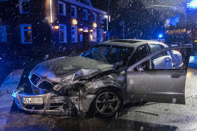 FW Alpen: Fünf Verletzte nach Verkehrsunfall