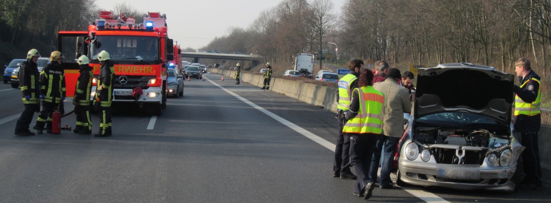 FW-MH: Verkehrsunfall mit glimpflichen Ausgang auf der BAB40