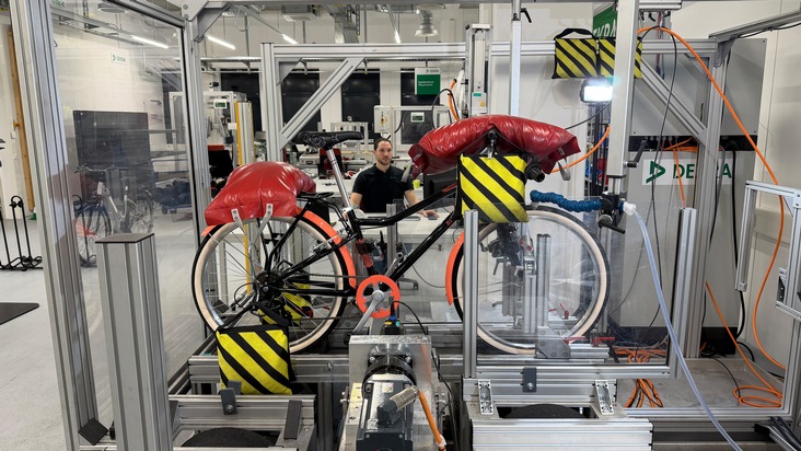 ADAC testet 14 Kinderräder mit 24-Zoll-Laufrädern/ Nur ein Rad ist schadstofffrei / Nicht alle Modelle dürfen mit ihrer Grundausstattung am Straßenverkehr teilnehmen