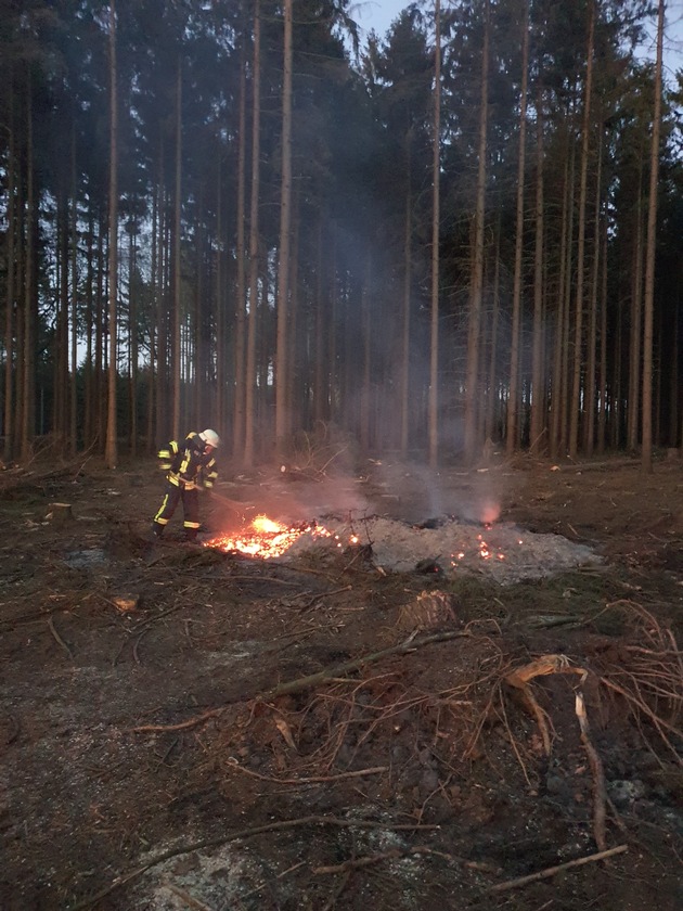 FFW Schiffdorf: Genehmigtes Feuer führt zu Einsatz