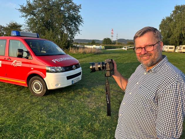 FW Weinheim: Sammelfieber in Uniform Die Weinheimer Feuerwehr wird zum Stickeralbum