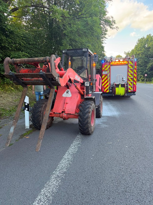 FW-EN: Traktor brennt