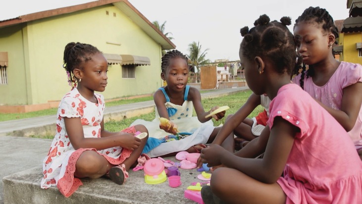 SOS-Kinderdörfer weltweit Hermann-Gmeiner-Fonds Deutschland e.V.: Gemeinsam für Kinder: Your Family Entertainment und SOS-Kinderdörfer weltweit feiern den Internationalen Kindertag