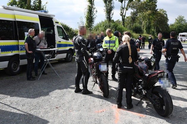 POL-ST: Lienen, Bilanz: Motorradkontrollen an der Holperdorper Straße