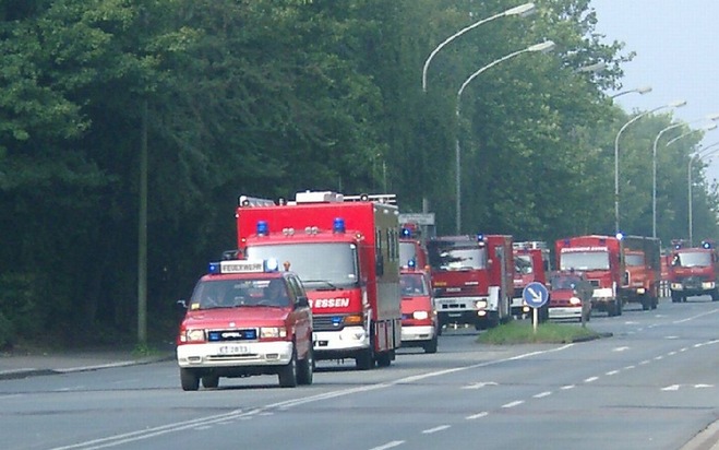 FW-E: Gemeinsame Großübung der Feuerwehren Essen, Mülheim und Oberhausen