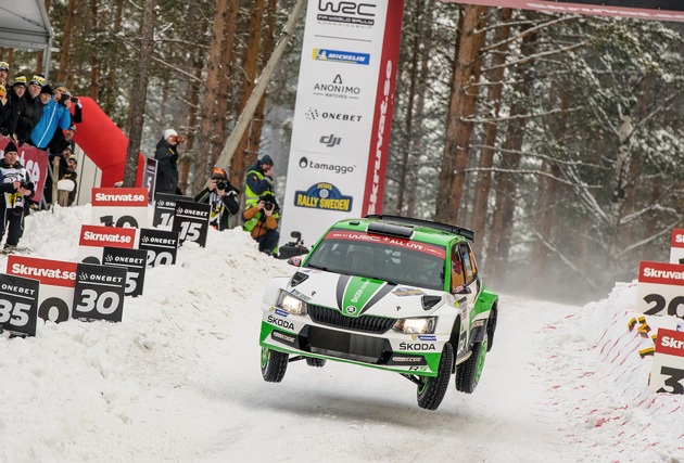 Rallye Schweden: SKODA Motorsport mit Pontus Tidemand und O.C. Veiby auf dem WRC 2-Podium (FOTO)