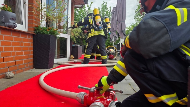 FW Celle: Küchenbrand in einem Imbiss in Altenhagen