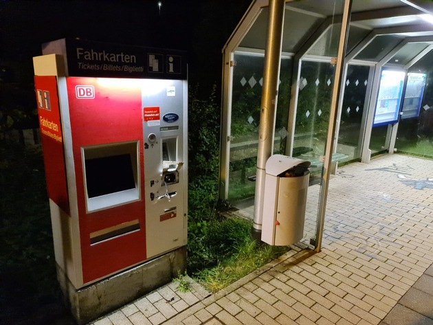 BPOL-KS: Fahrkartenautomat aufgebrochen