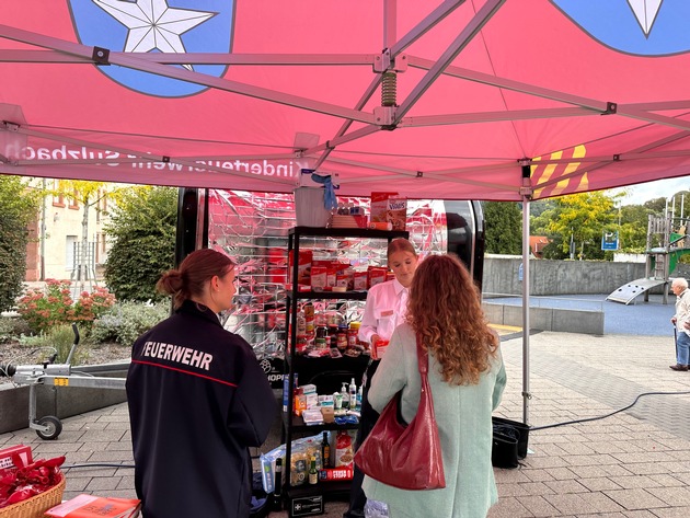 FW Weinheim: Feuerwehr Weinheim informiert am bundesweiten Warntag auf dem Dürerplatz