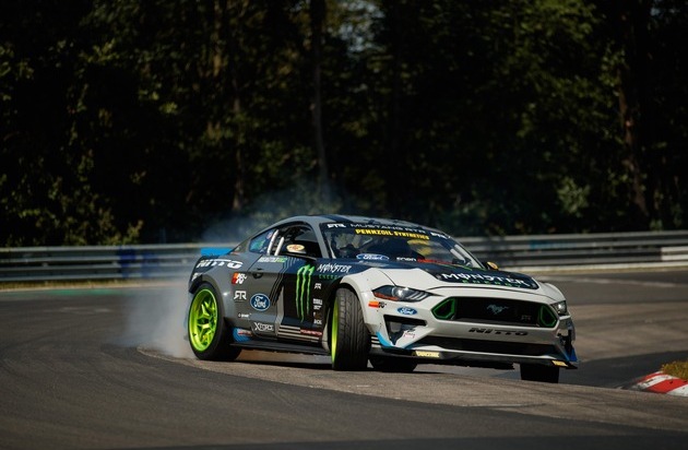 Ford-Werke GmbH: Spektakuläres Ford-Video: Vaughn Gittin Jr. driftet als erster Fahrer überhaupt über die komplette Nürburgring-Nordschleife
