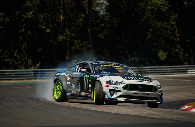 Ford-Werke GmbH: Spektakuläres Ford-Video: Vaughn Gittin Jr. driftet als erster Fahrer überhaupt über die komplette Nürburgring-Nordschleife