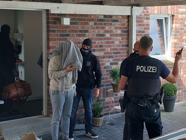 BPOLD-BBS: Bundespolizei gelingt Schlag gegen in neun Bundesländern tätige Schleusergruppierung - drei Hauptbeschuldigte in Schleswig- Holstein festgenommen.