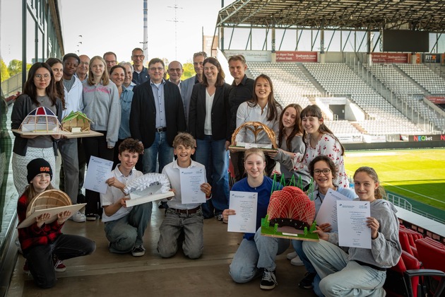 Arena &ndash; gut &uuml;berDACHt: Junior.ING-Landesfinale im Stadion an der Hafenstra&szlig;e
