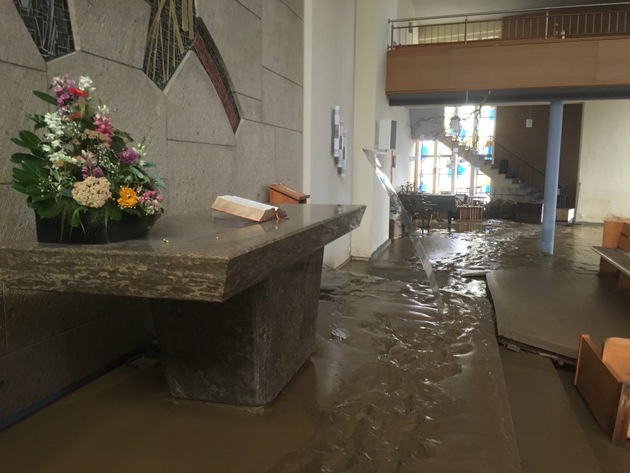 &quot;Ich habe damals nicht erfasst, was es bedeutet, keine Kirche zu haben&quot; / Vier Jahre nach der Flut muss Kantorin Andrea Stenzel noch viel improvisieren