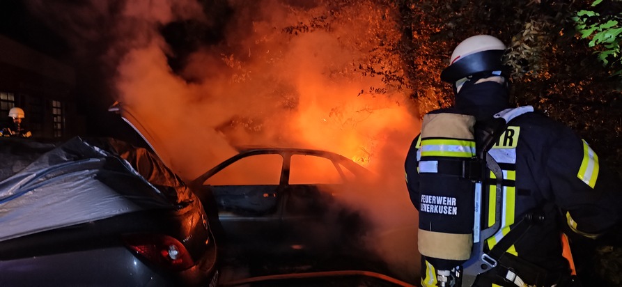 FW-LEV: Einsatzreicher Montag für die Feuerwehr Leverkusen