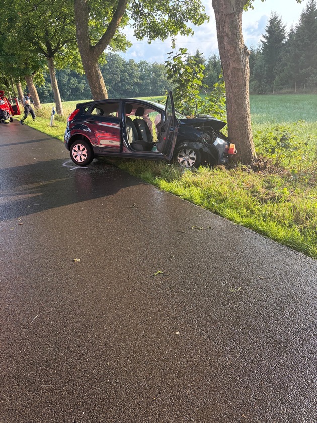 FW-RS: Schwerer Verkehrsunfall auf der Schwelmer Straße