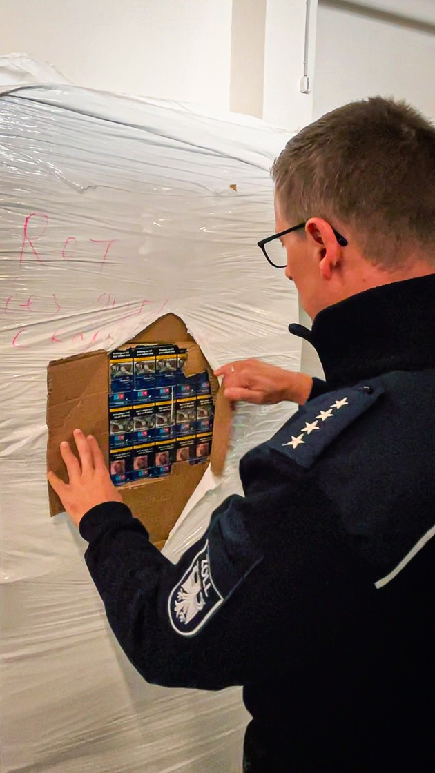 ZOLL-H: Zigaretten statt Handl&auml;ufe/Zoll stellt 5,6 Millionen unversteuerte Zigaretten in Bremen sicher