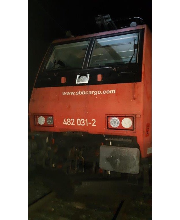 BPOL-KS: Güterzug mit Steinen beworfen - Frontscheibe an der Lok gesplittert