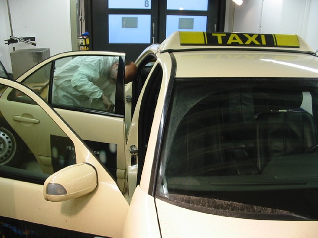 POL-GOE: (29/04) Wieder Taxiüberfall: &quot;Gib mir die Kohle oder ich knapp dich ab!&quot; - Phantomskizze vom &quot;Milchgesicht&quot;