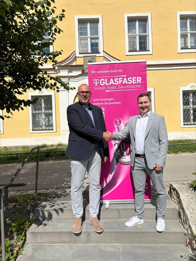 Mehr Tempo, mehr Möglichkeiten: Glasfaser für den Kernort Roggenburg