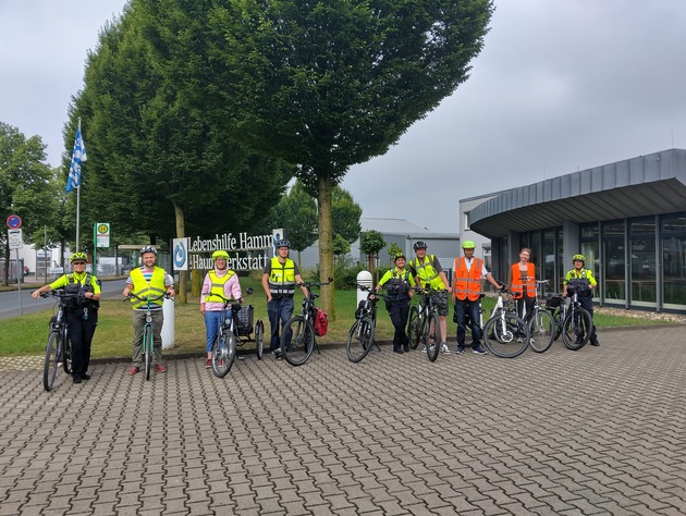 POL-HAM: Fit und sicher auf zwei Rädern: Erfolgreiches Fahrradtraining mit der Lebenshilfe und unbegleiteten Flüchtlingen